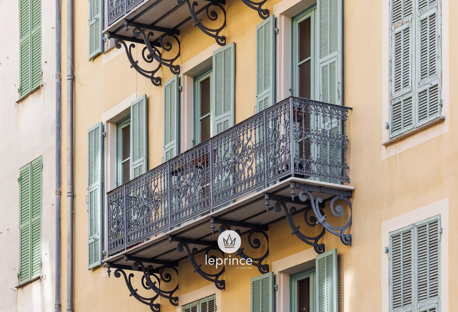 Nice Garibaldi / Place du pin - Immeuble de caractère — photo 1