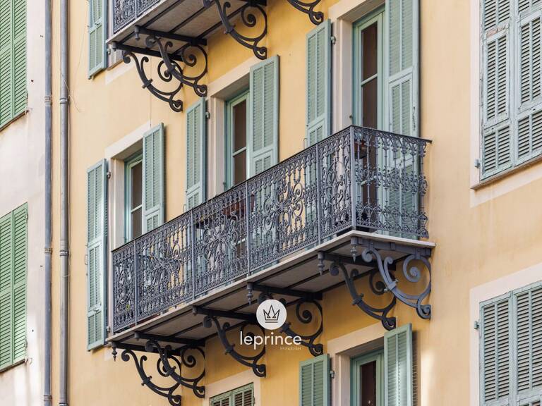 Nice Garibaldi / Place du pin - Immeuble de caractère — photo 1