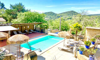 Maison 8 Pièces 345 m² à vendre à Pont-Saint-Esprit (30130)