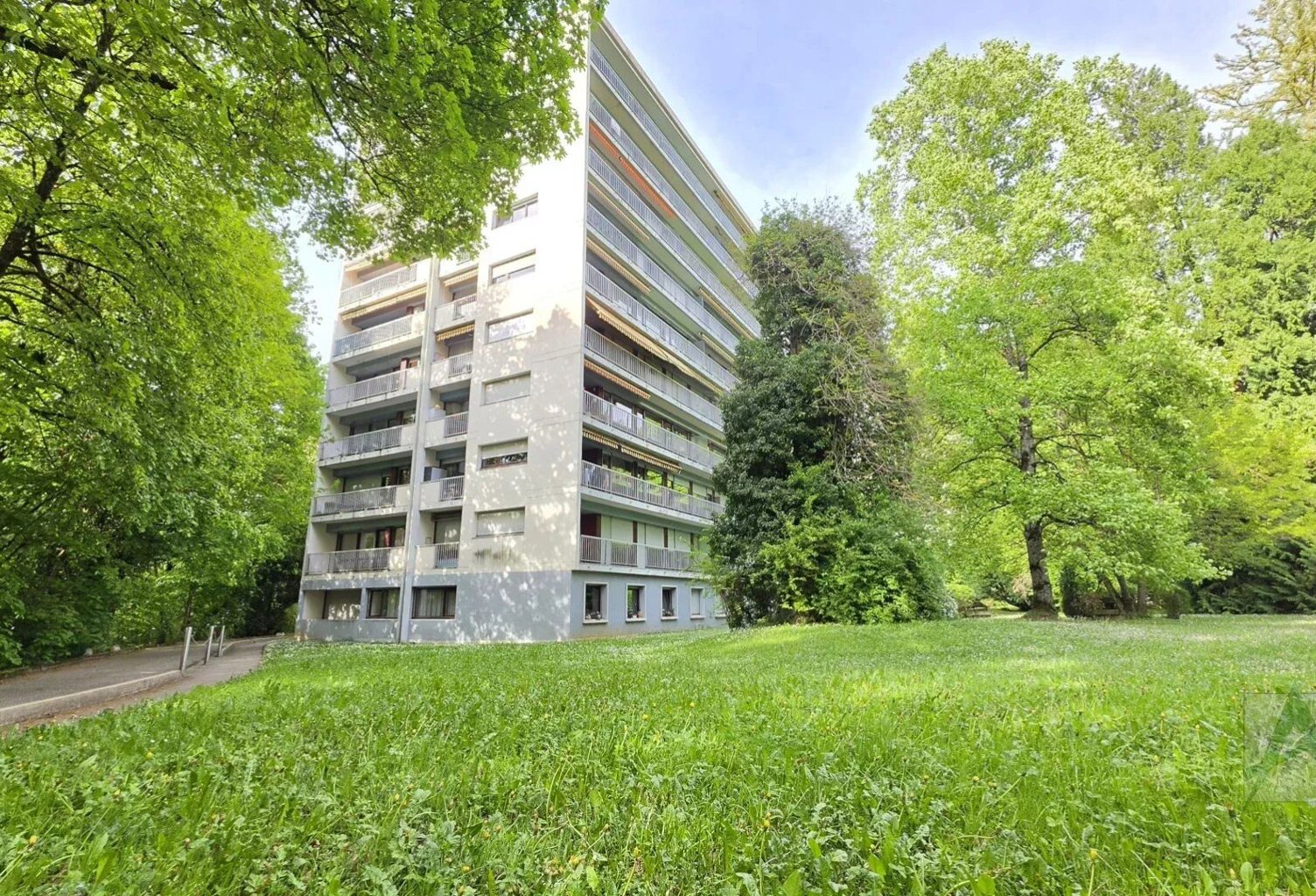 Jacob Bellecombette - T2 avec balcon-terrasse — photo 1
