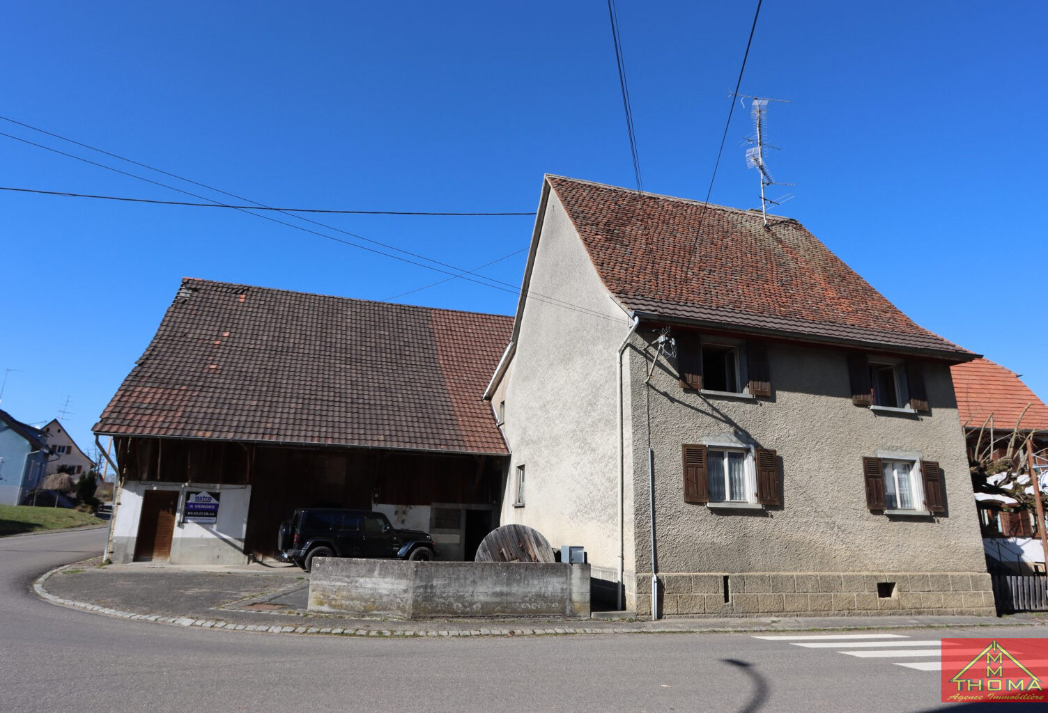 Maison avec dépendances — photo 1