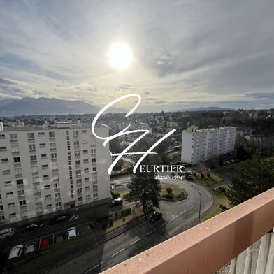 Appartement 4 pièces 895 €