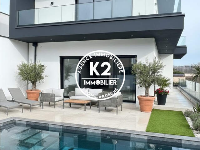 VILLA 168 M² - GARAGE 60 M² - PISCINE — photo du bien