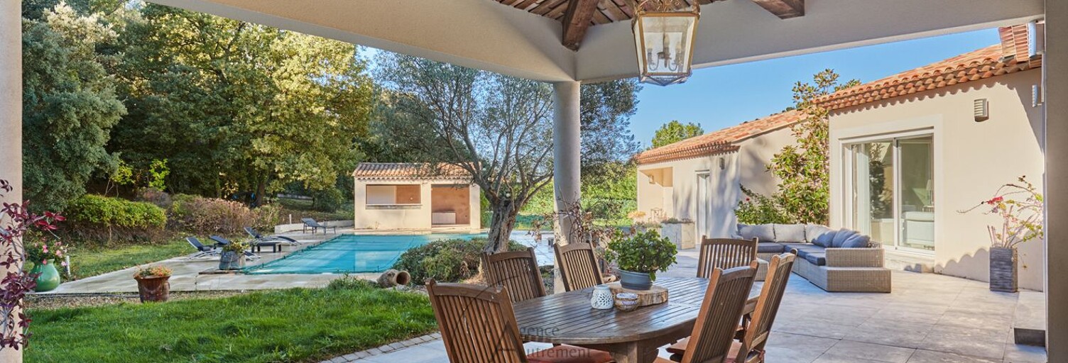 Maison 6 Pièces 220 m² à vendre à Simiane-Collongue (13109)