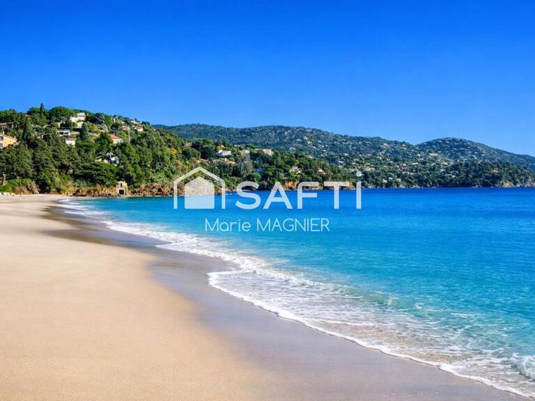 RARE À PRAMOUSQUIER commune du Lavandou  MAZET T3 RÉNOVÉ À 2 PAS DE LA PLAGE, PISCINE & JARDIN PRIVATIF. — photo 1