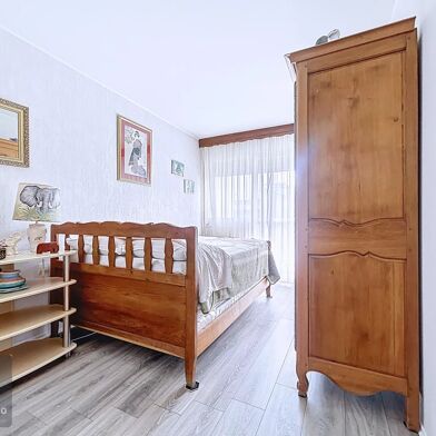 Appartement 4 pièces 210000 €