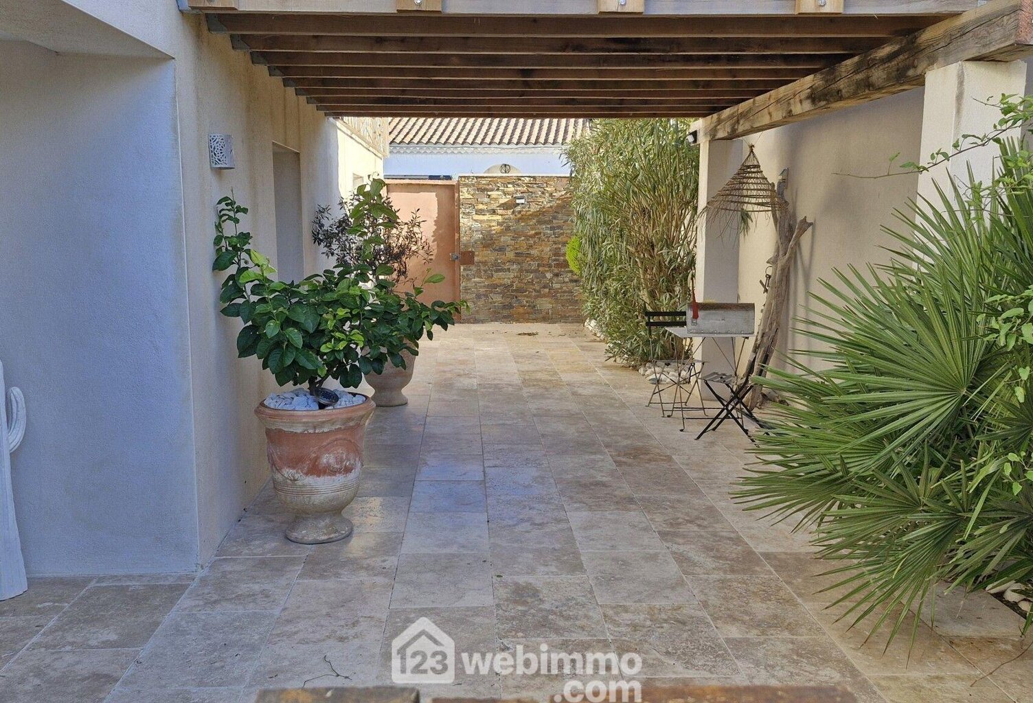 Maison - 250m² - Saintes-Maries-de-la-Mer — photo 1