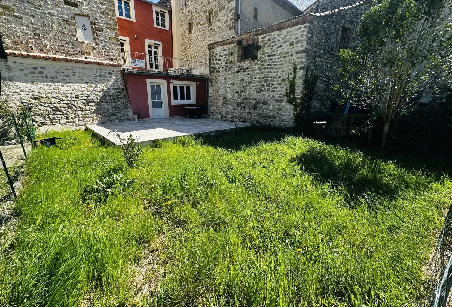 vaste maison de village  257m2 ,avec exterieur, tres calme. — photo 1
