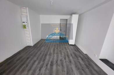 Bureau 2 pièces 650 €