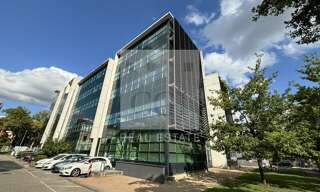 Bureau  1589 m² à louer à Lyon 8 (69008)