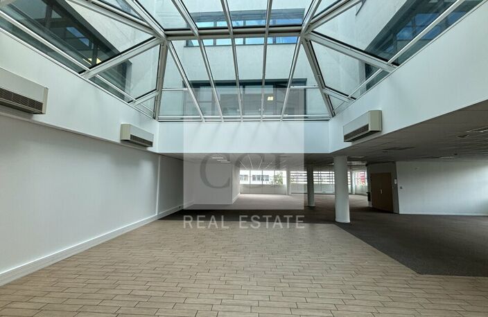 BUREAUX à LOUER — photo 3