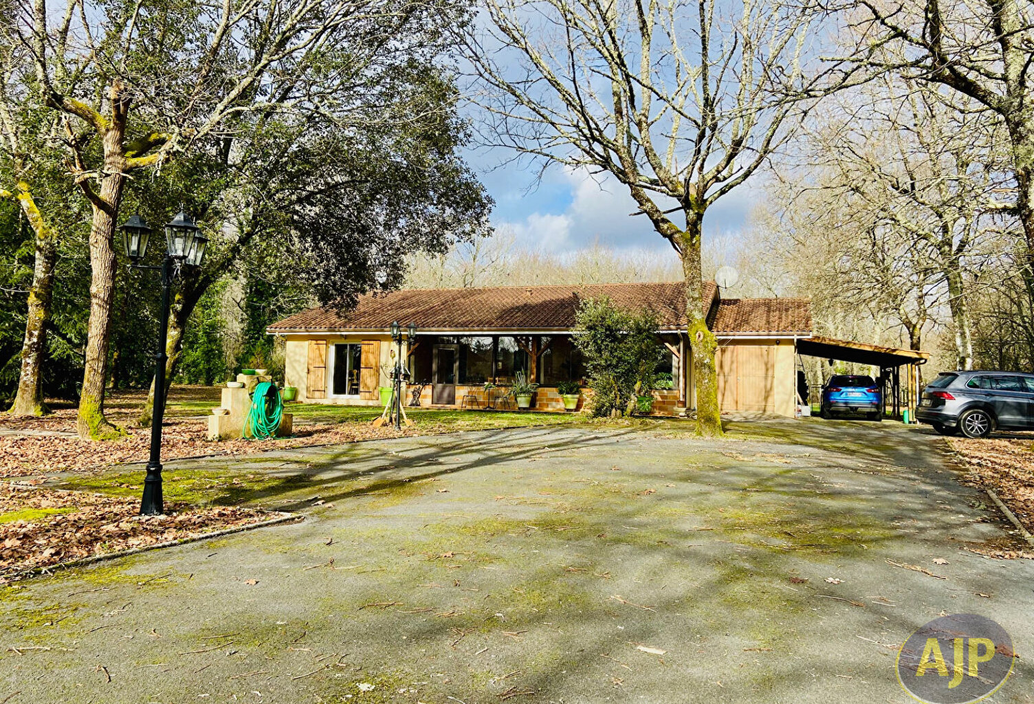 Maison de 140m2 sur 1hA de terrain avec piscine ! — photo 1
