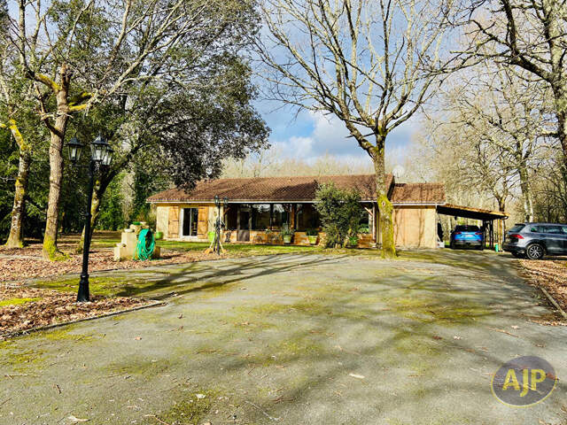 Maison de 140m2 sur 1hA de terrain avec piscine ! — photo du bien