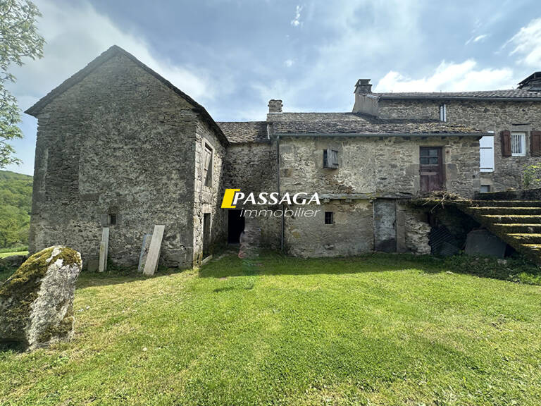A VENDRE - CHARMANT PETIT CORPS DE FERME A RENOVER - LEVEZOU — photo 1
