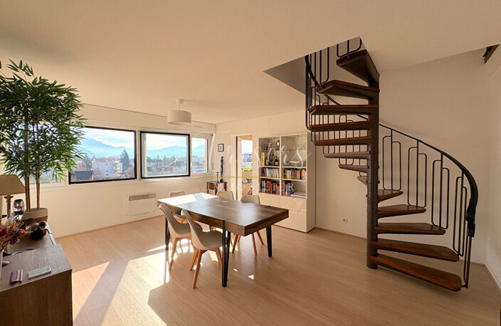 Annecy le Vieux, duplex d'exception en attique de 154 m2 — photo 4