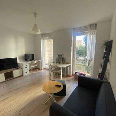 Appartement 2 pièces 832 €