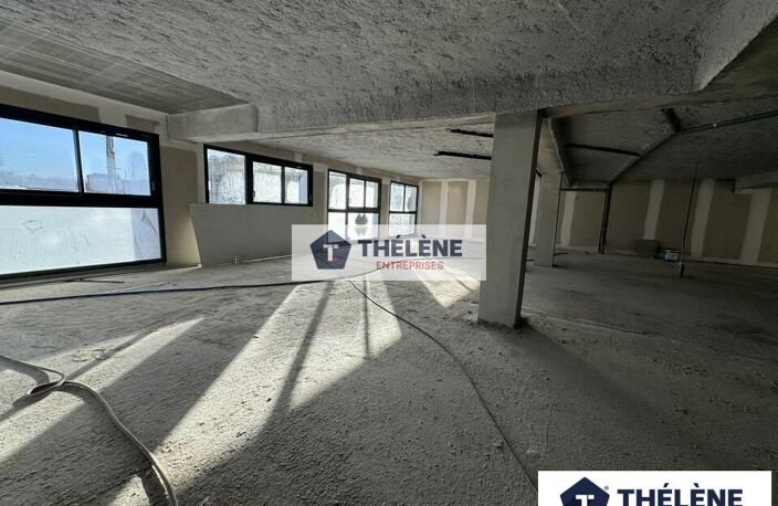 BUREAUX à VENDRE — photo 2