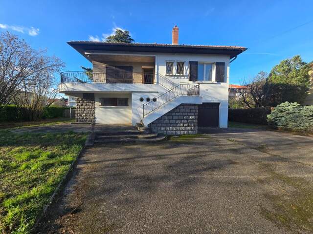 CENTRE DE CHASSE-SUR-RHÔNE  MAISON INDIVIDUELLE À RÉINVENTER  TERRAIN RARE DE 794 M²  SOUS-SOL COMPLET  FORT POTENTIEL D'AGRANDISSEMENT — photo du bien