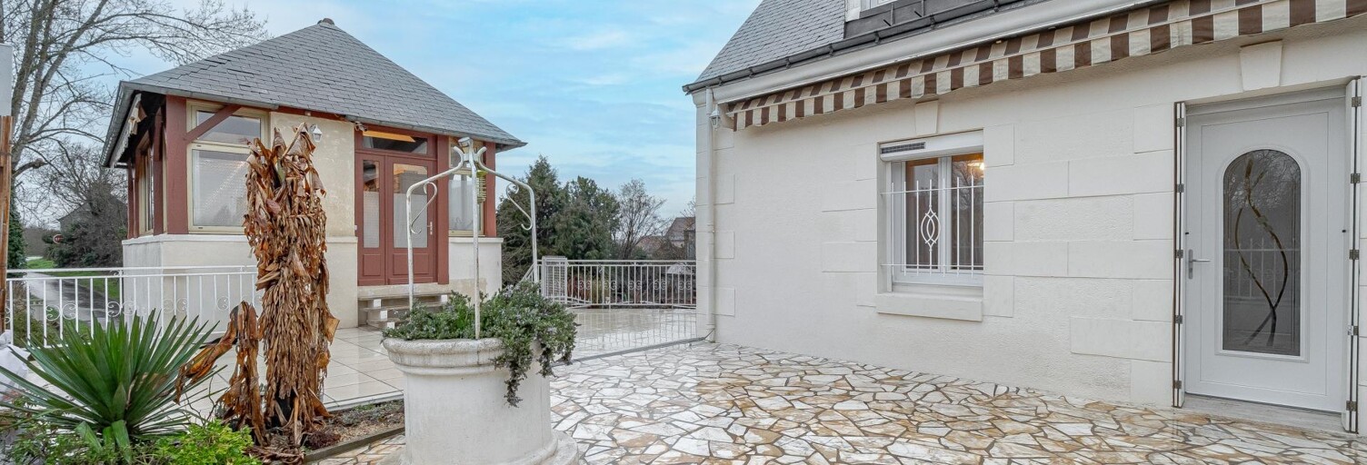 Maison 7 Pièces 141 m² à vendre à Saint-Genouph (37510)