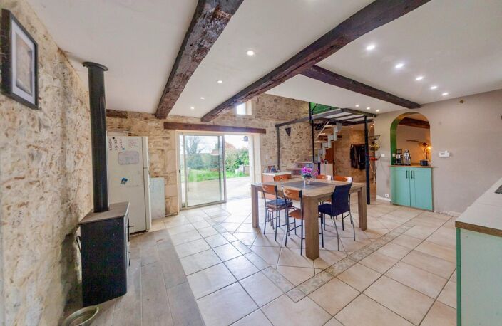 Deux maisons, piscines et grange au cœur de la campagne — photo 2
