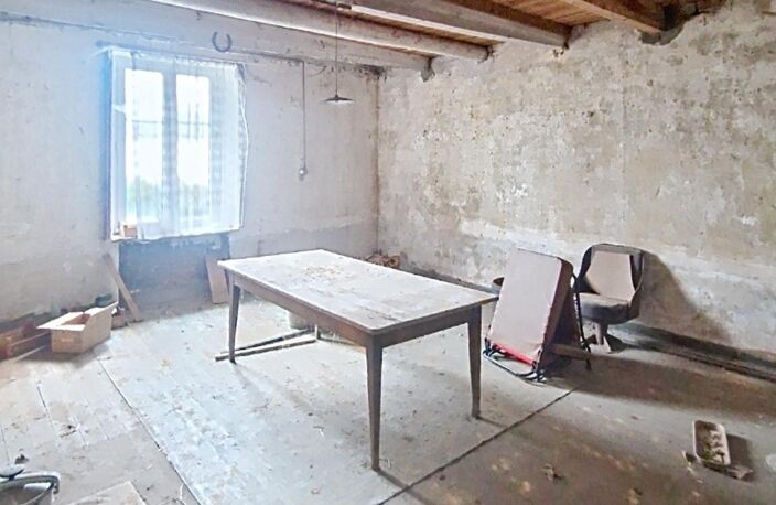Bâtisse à restaurer de 220m2  avec écurie et d'une dépendance ! — photo 5