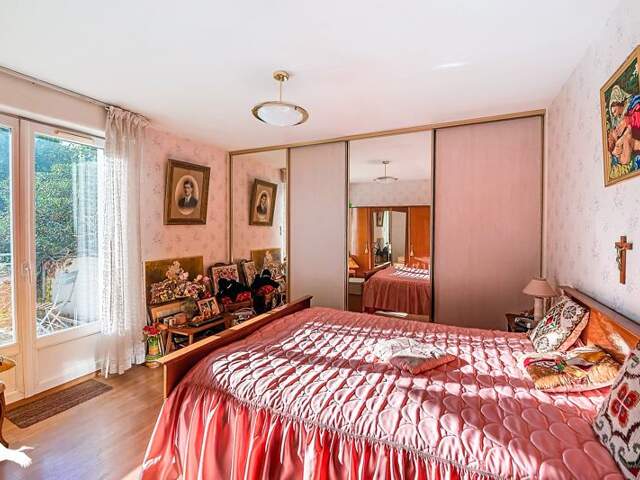 Maison en pierre de 3 pièces principales — photo du bien