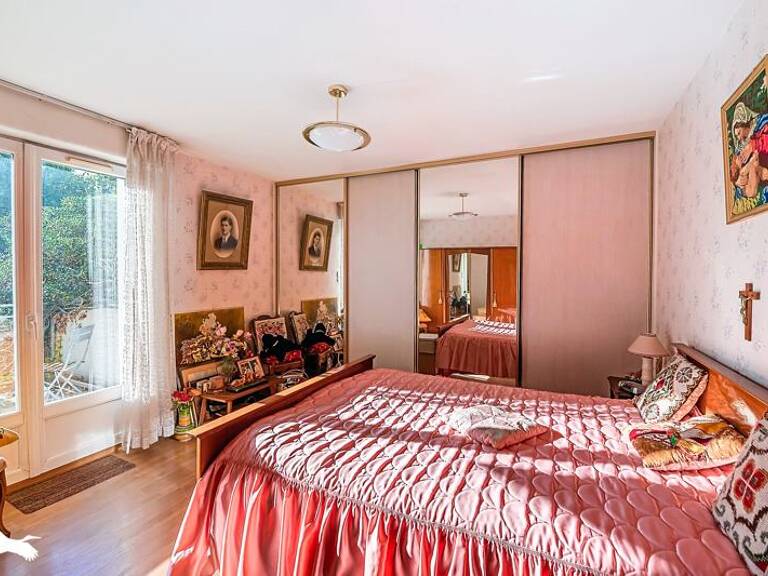 Maison en pierre de 3 pièces principales — photo 1