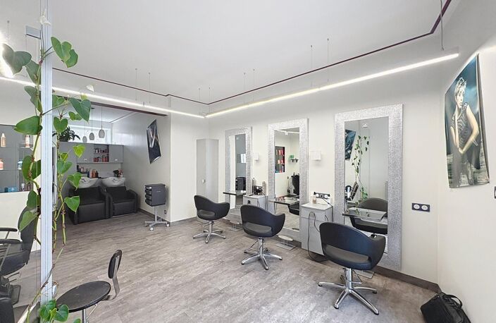 Salon de coiffure mixte  Clé en main — photo 2