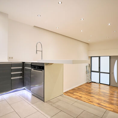 Appartement 5 pièces 330000 €