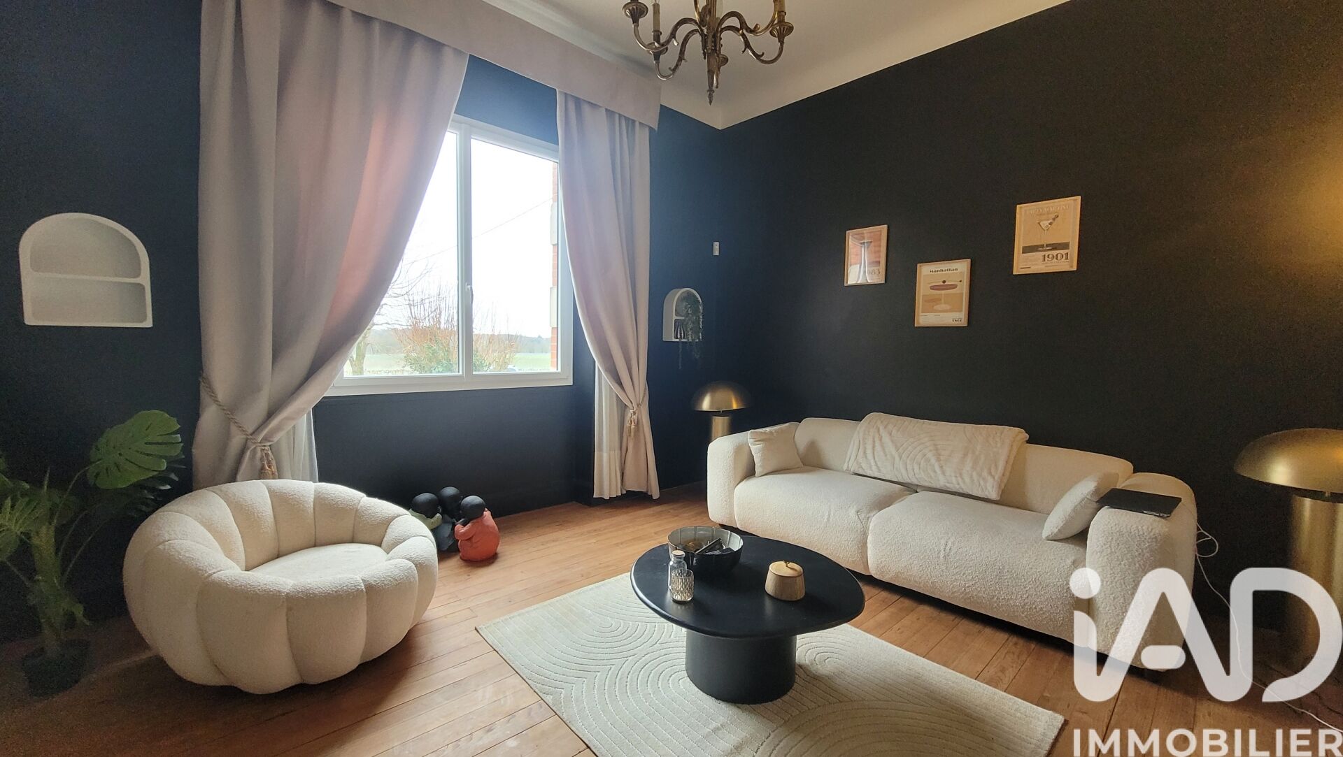 St-Martin-D-Ary - 226m² - 8p. - 5ch.