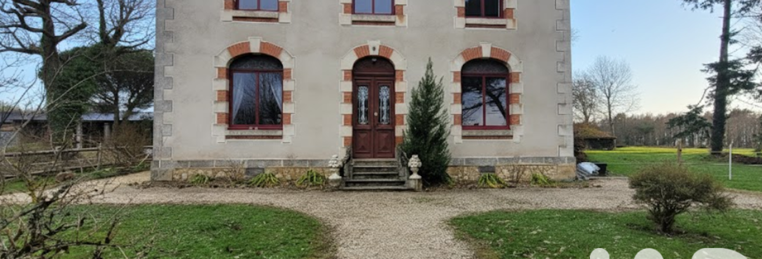 Maison 8 Pièces 226 m² à vendre à Saint-Martin-d'Ary (17270)