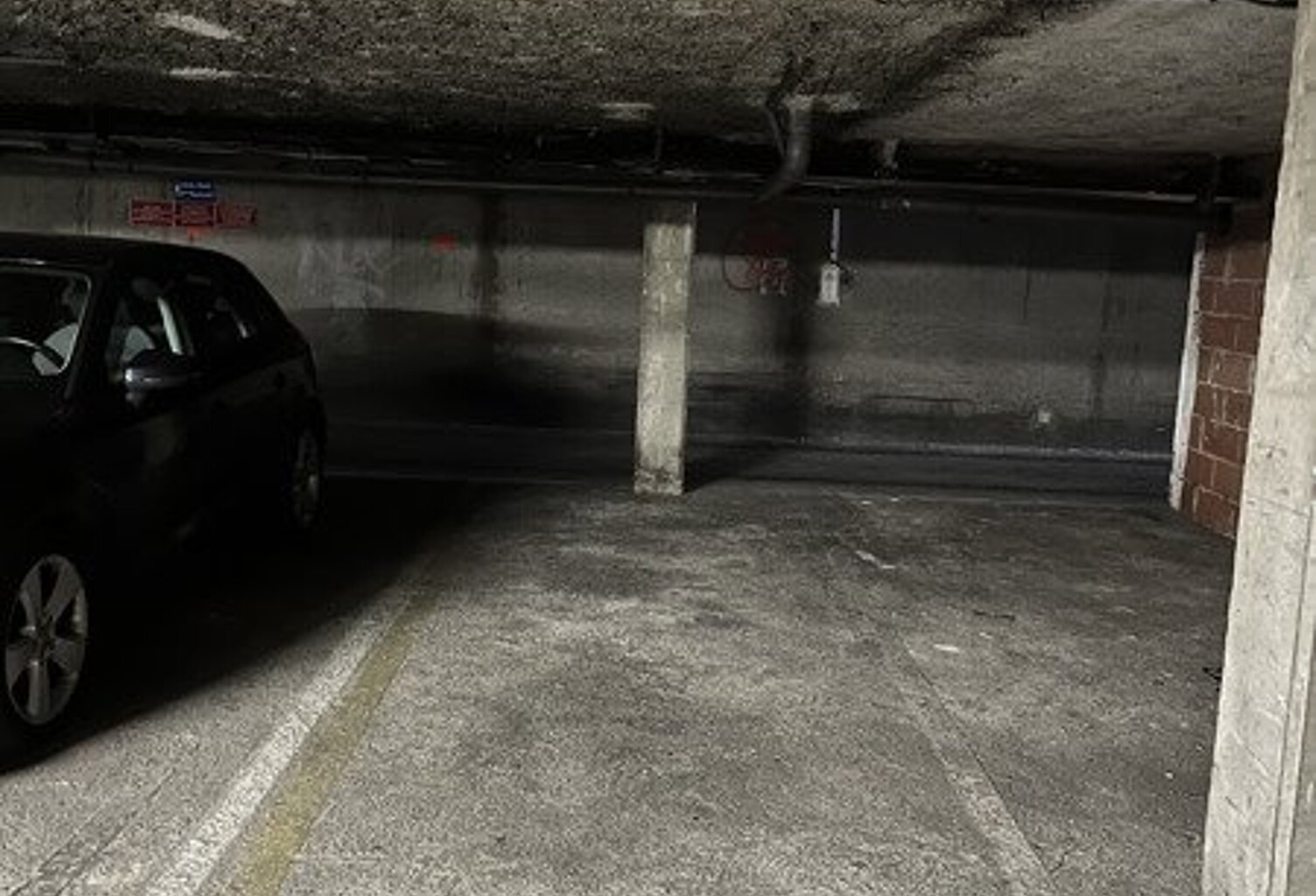 Place dans un garage collectif de 0 pièces principales — photo 1