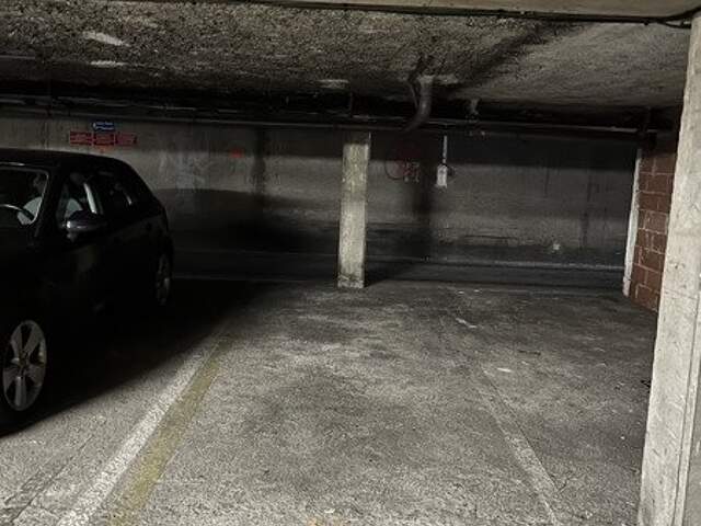 Place dans un garage collectif de 0 pièces principales — photo du bien