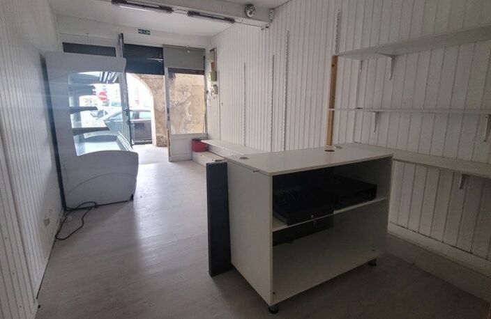Vente immeuble   Créon (33670) — photo 2