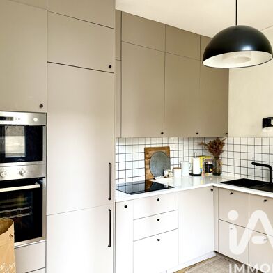 Appartement 3 pièces 1051 €