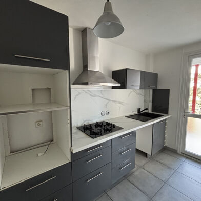 Appartement 3 pièces 715 €