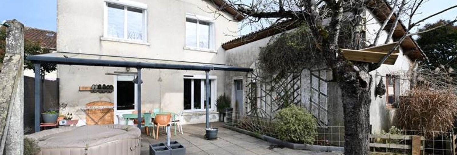 Maison 7 Pièces 150 m² à vendre à Montbron (16220)
