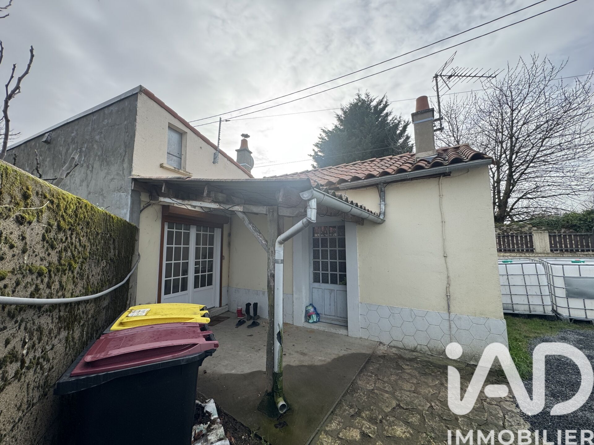 St-Jean-De-Sauves - 51m² - 2p. - 1ch.