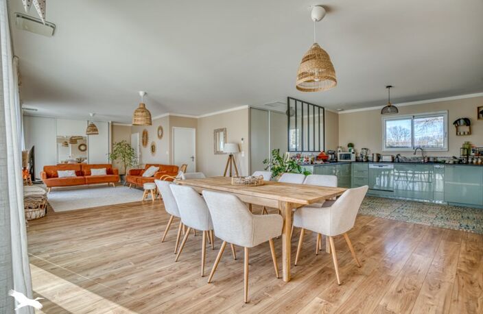 Contemporaine de 8 pièces principales — photo 2