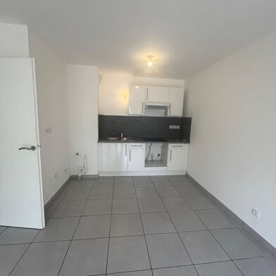 Appartement 2 pièces 813 €