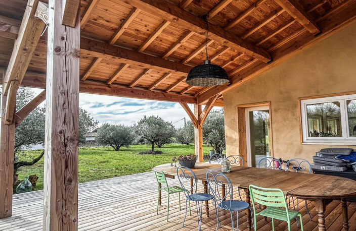 RARE ! VILLA BIOCLIMATIQUE DE 2025 150M2 AU COEUR D'UNE OLIVERAIE VILLAGE PRISE — photo 3