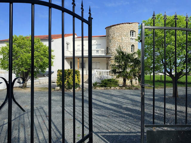 VAUX SUR MER - Appartement rénové de 92 m2 avec 3 chambres AU PRIX DE 215.250€ HAI — photo du bien