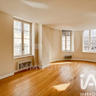 Appartement 3 pièces 801 €