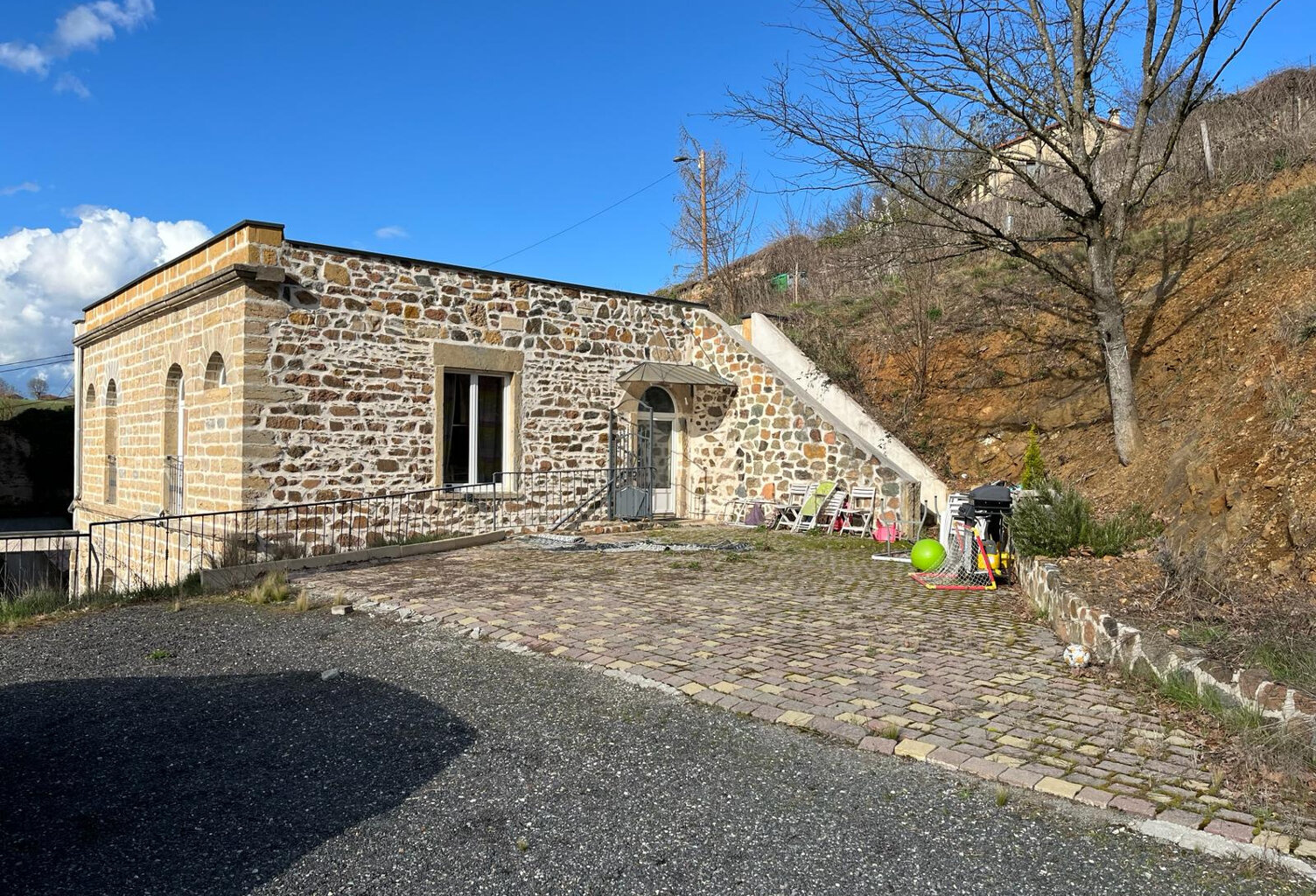 A VENDRE A PROXIMITE DU COEUR DE SAIN BEL MAISON ANCIENNE AV — photo 1
