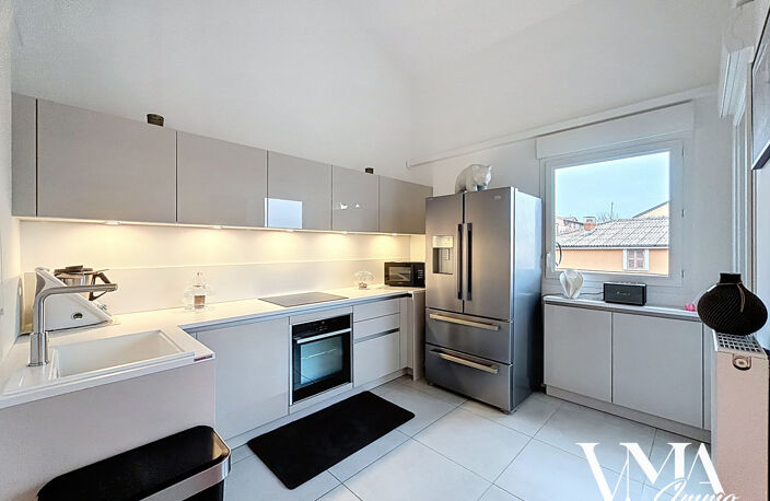 Duplex T5 de standing en hypercentre. — photo 2