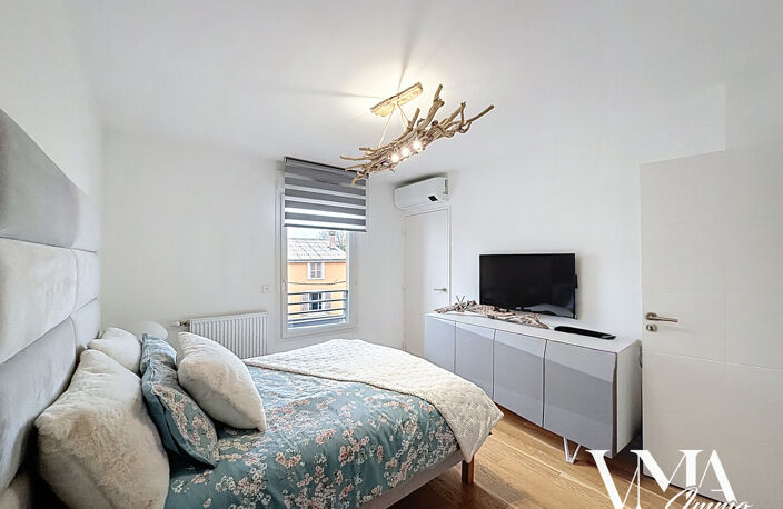 Duplex T5 de standing en hypercentre. — photo 5