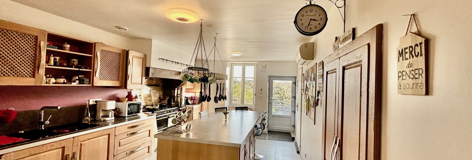 Maison 9 Pièces 297 m² à vendre à Fresne-Saint-Mamès (70130)