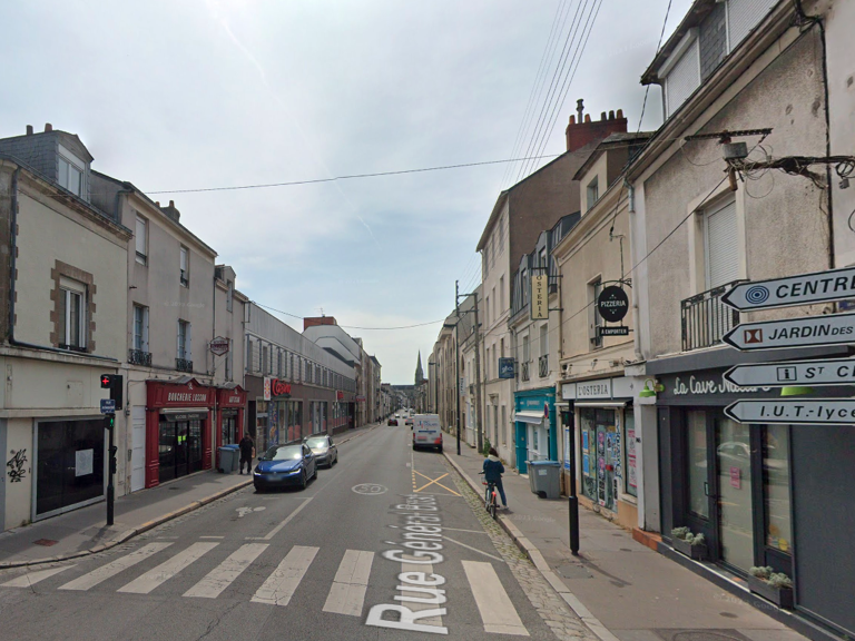 VENTE LOT 2 PARKINGS EXTÉRIEURS - NANTES (44) — photo 1