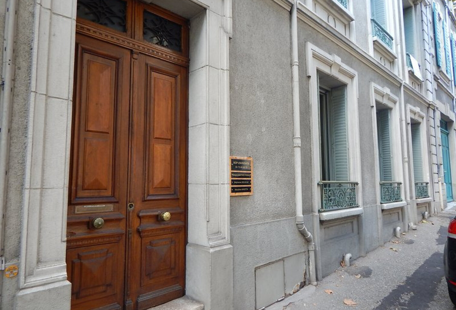 Local commercial — photo 1