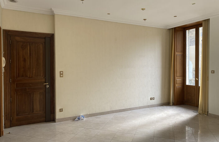 Local commercial — photo 2